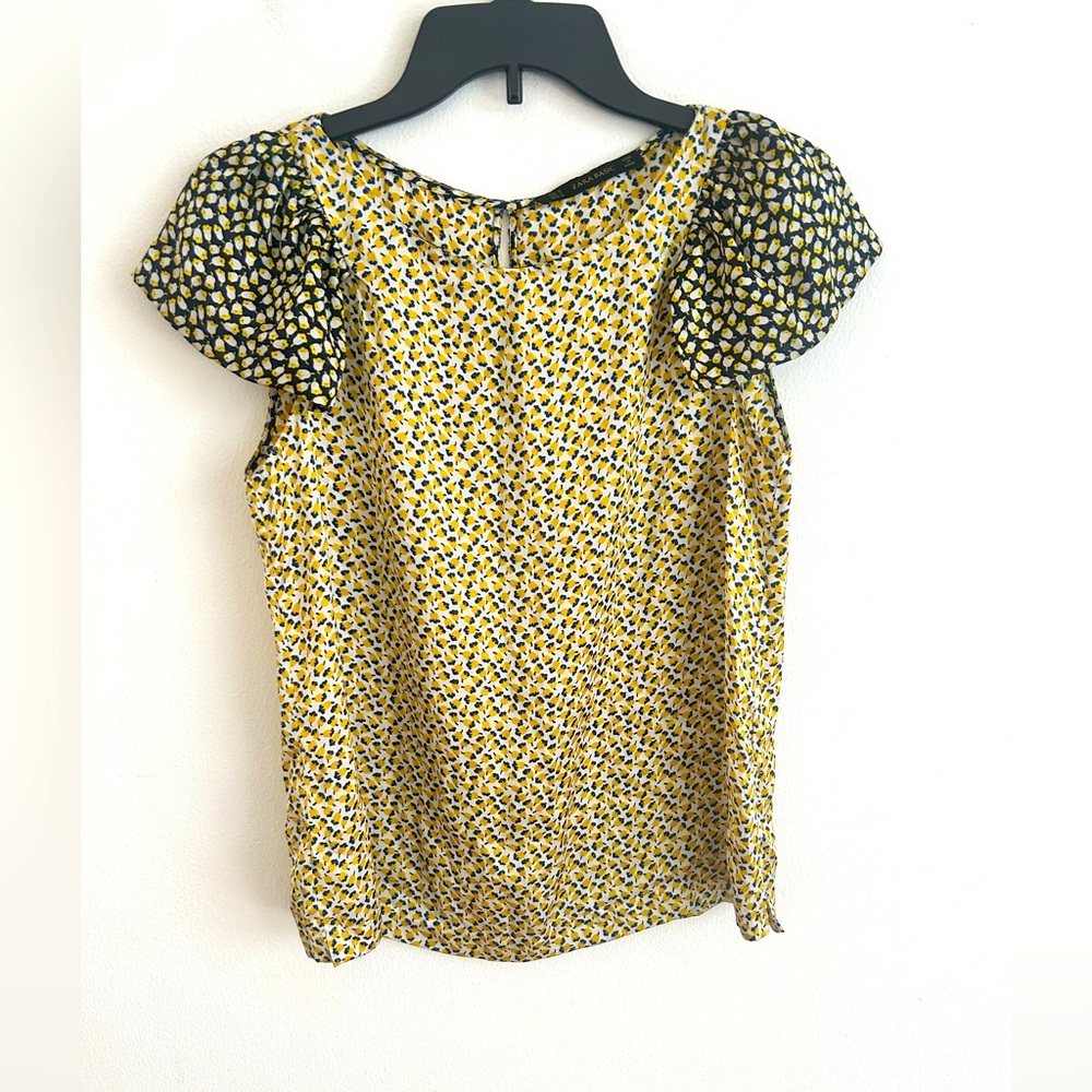 Zara Basic Yellow Floral Print Flutter Sleeve Blo… - image 1